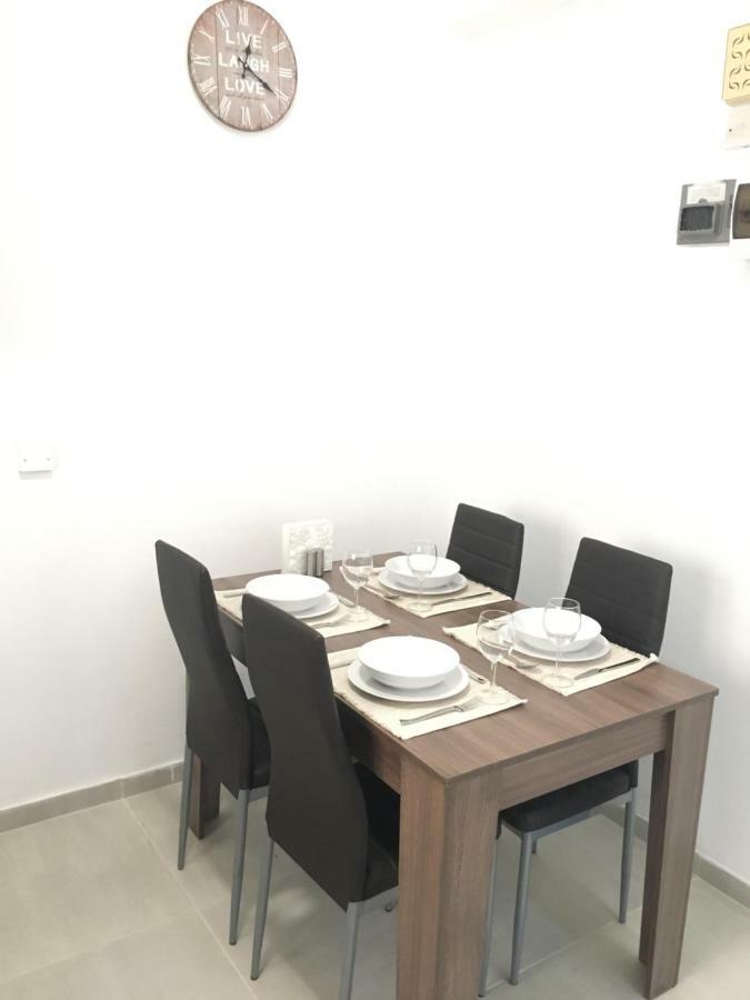 Larnaca Beach Apartment 44 エクステリア 写真