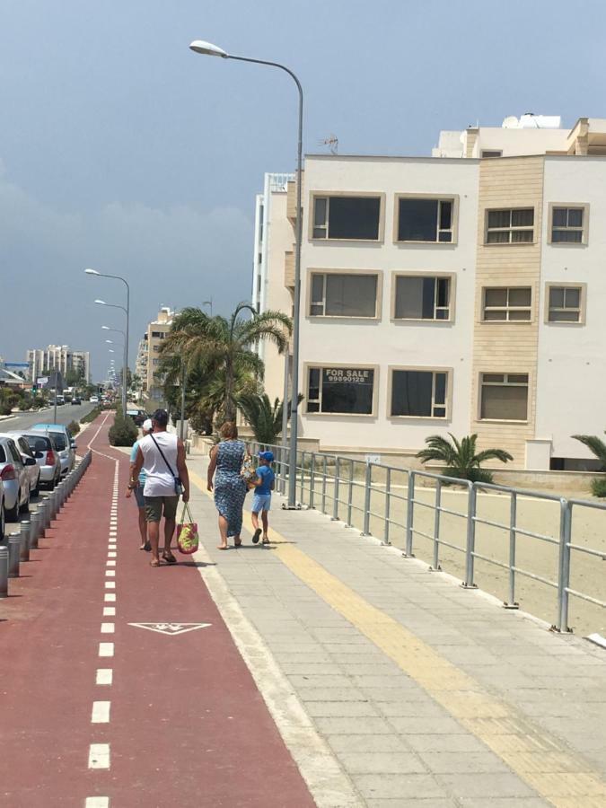 Larnaca Beach Apartment 44 エクステリア 写真